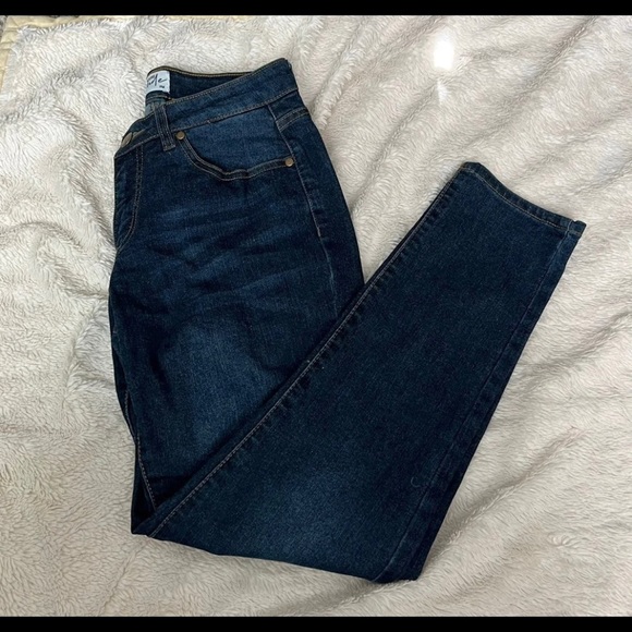 Measure and Made Dark wash Jeans (Retail $119) - Picture 7 of 10